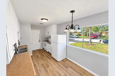 761 Thomas Avenue, Hurst, TX 76053 - Photo 9
