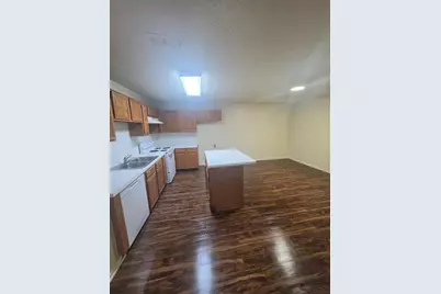 3021 Lawndale Drive, Lancaster, TX 75134 - Photo 5
