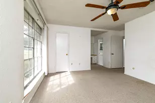 4917 Emerald Lake Dr, Fort Worth, TX 76103 - Photo 17