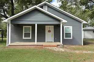 907 Davis Street S, Sulphur Springs, TX 75482 - Photo 1
