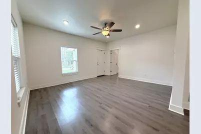 907 Davis Street S, Sulphur Springs, TX 75482 - Photo 9