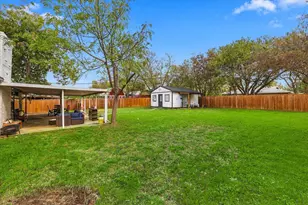 2740 Spruce Park Dr, Richland Hills, TX 76118 - Photo 35