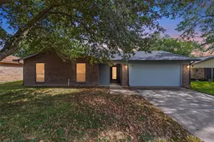 307 Como St N, Sulphur Springs, TX 75482 - Photo 1