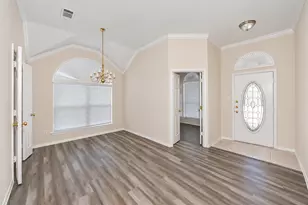 5121 Yaupon Dr, Arlington, TX 76018 - Photo 5