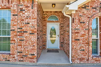 5121 Yaupon Drive, Arlington, TX 76018 - Photo 3