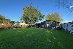 3305 Swan St, Haltom City, TX 76117 - Photo 21