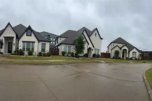12513 Royal Oaks Ln, Farmers Branch, TX 75234 - Photo 3
