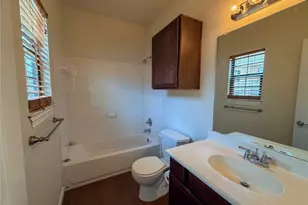 2410 S 2nd St, Waco, TX 76706 - Photo 17
