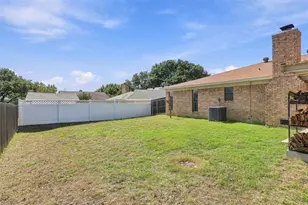 228 Meadowhill Dr, Benbrook, TX 76126 - Photo 23