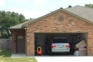 957 Sylvia St, Weatherford, TX 76086 - Photo 1