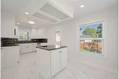 2626 Crest Avenue, Dallas, TX 75216 - Photo 11