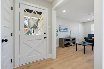 3049 Latham Drive, Dallas, TX 75229 - Photo 3
