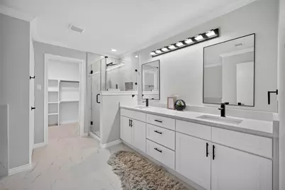 2440 Ranchview Drive, Grand Prairie, TX 75052 - Photo 15