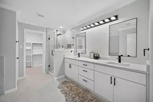 2440 Ranchview Dr, Grand Prairie, TX 75052 - Photo 15