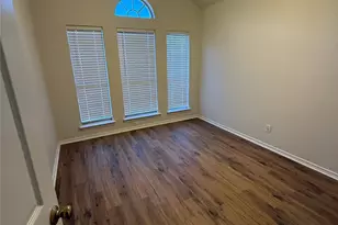 1737 Circle Creek Dr, Lewisville, TX 75067 - Photo 3