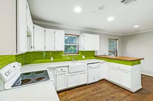 9711 E Lake Highlands Dr, Dallas, TX 75218 - Photo 11