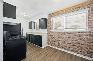 2701 Hemphill St, Fort Worth, TX 76110 - Photo 5