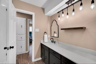 605 Steeplechase Drive, Bedford, TX 76021 - Photo 11