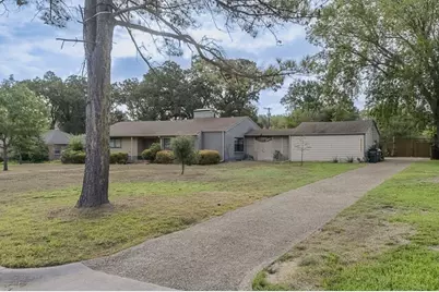 1405 Oaklawn Drive, Corsicana, TX 75110 - Photo 1