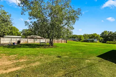 604 E South Street, Whitesboro, TX 76273 - Photo 35
