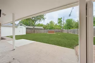 3706 Windsor St, Irving, TX 75062 - Photo 23