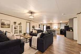 688 Vz County Road 4910, Ben Wheeler, TX 75754 - Photo 3