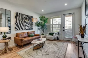 2016 S Ervay St, Dallas, TX 75215 - Photo 3