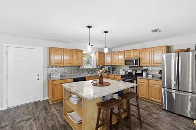 609 W Kilpatrick Avenue, Cleburne, TX 76033 - Photo 5