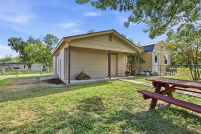 609 W Kilpatrick Avenue, Cleburne, TX 76033 - Photo 19