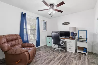 609 W Kilpatrick Avenue, Cleburne, TX 76033 - Photo 15