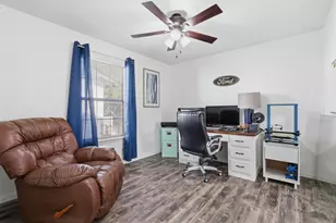 609 W Kilpatrick Ave, Cleburne, TX 76033 - Photo 15