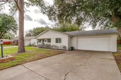1033 Angela Court, Everman, TX 76140 - Photo 3