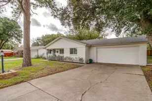 1033 Angela Ct, Everman, TX 76140 - Photo 3