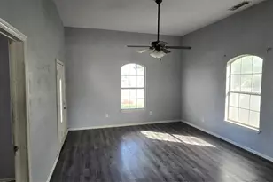 517 Clark St, Garland, TX 75040 - Photo 3
