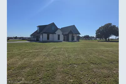 2124 Sundance Rd Road, Whitesboro, TX 76273 - Photo 3