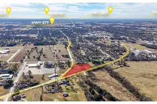 929 N Washington St, Pilot Point, TX 76258 - Photo 1