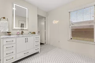 2425 S 2nd St, Waco, TX 76706 - Photo 25