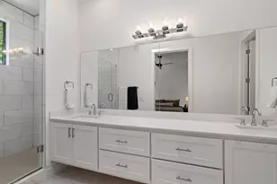 160 W Canty St, Dallas, TX 75208 - Photo 11