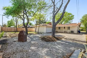 8570 Sweetwood Dr, Dallas, TX 75228 - Photo 27