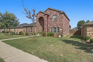 2020 Glen Hollow Dr, Lancaster, TX 75134 - Photo 3