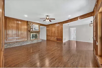 201 Oakhaven Drive, Grand Prairie, TX 75050 - Photo 9