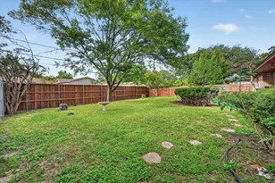 201 Oakhaven Dr, Grand Prairie, TX 75050 - Photo 21