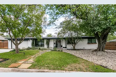 3817 Springbranch Drive, Benbrook, TX 76116 - Photo 3