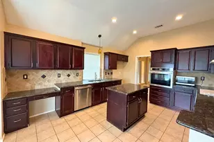 2818 Pecan Meadow Dr, Garland, TX 75040 - Photo 3