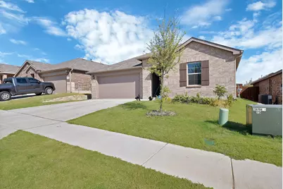 9444 Mountain Pass Drive, Fort Worth, TX 76108 - Photo 3