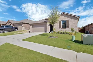 9444 Mountain Pass Dr, Fort Worth, TX 76108 - Photo 3