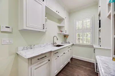 1418 Yakimo Drive, Dallas, TX 75208 - Photo 15