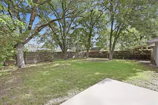 2118 Bergstrom Dr, Dallas, TX 75227 - Photo 21