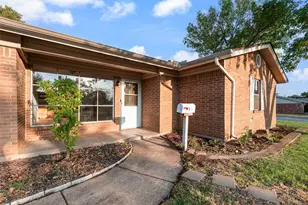 6609 Trailwood Dr, Forest Hill, TX 76140 - Photo 9
