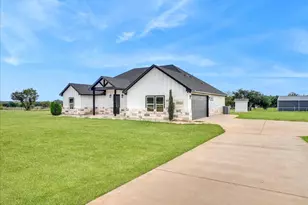 9060 Mitchell Bend Ct, Granbury, TX 76048 - Photo 5